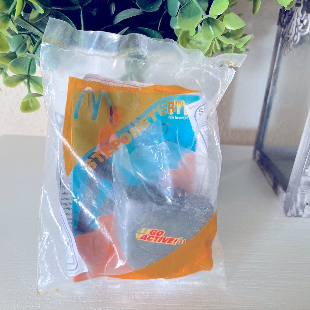 McDonald’s Happy Meal “Go Active!” Stepometer 2004, New/Sealed!